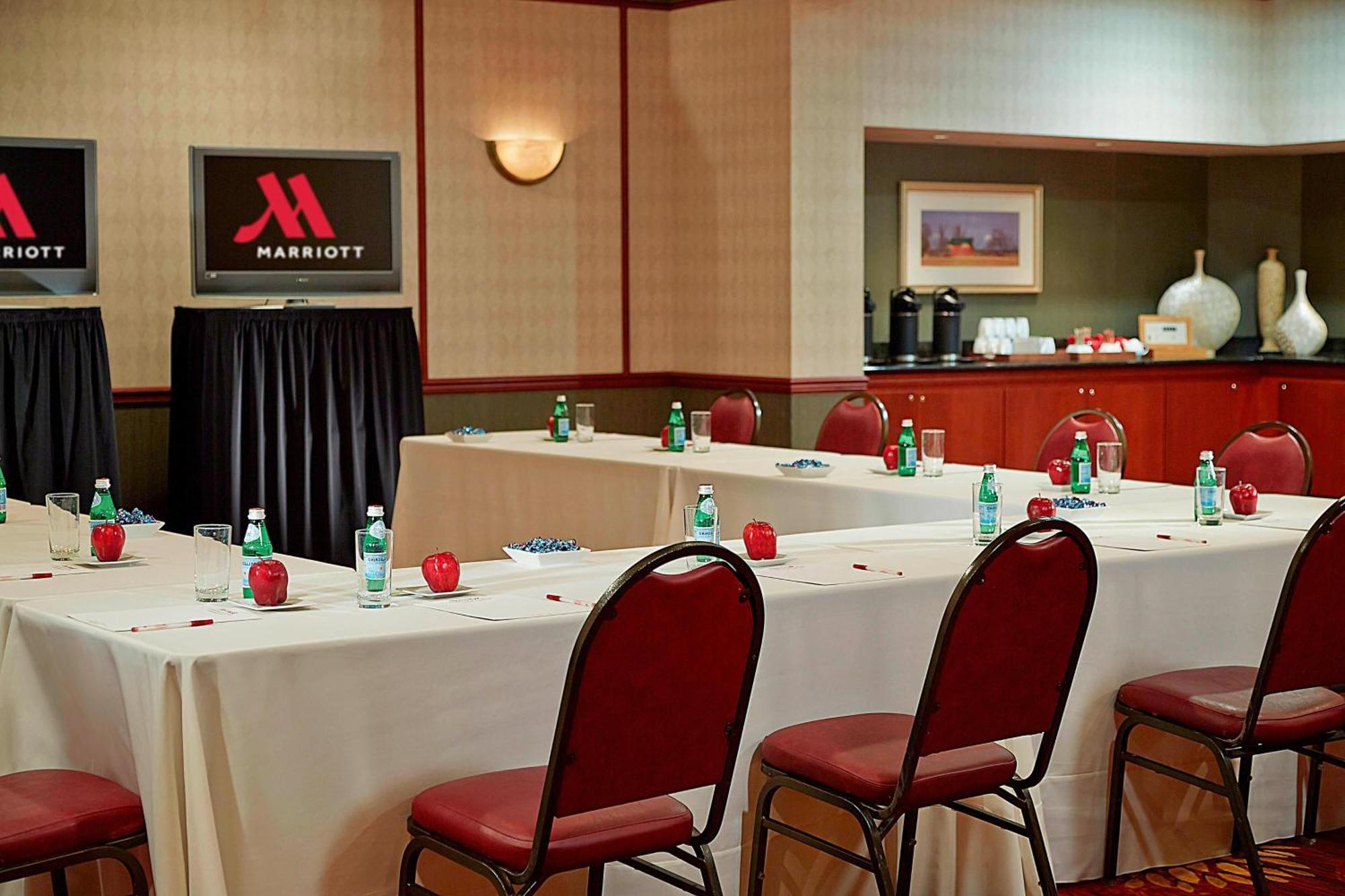 Hotel Marriott Hartford/Windsor Airport Extérieur photo